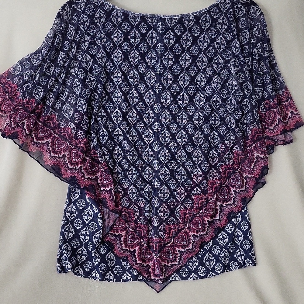 Women's Blue and Pink Patterned Top - Picture 5 of 9